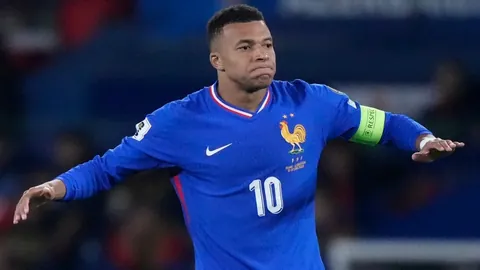 2025年英超夏季转会窗口6月1日至10日提前启动，受世俱杯影响调整转会日程